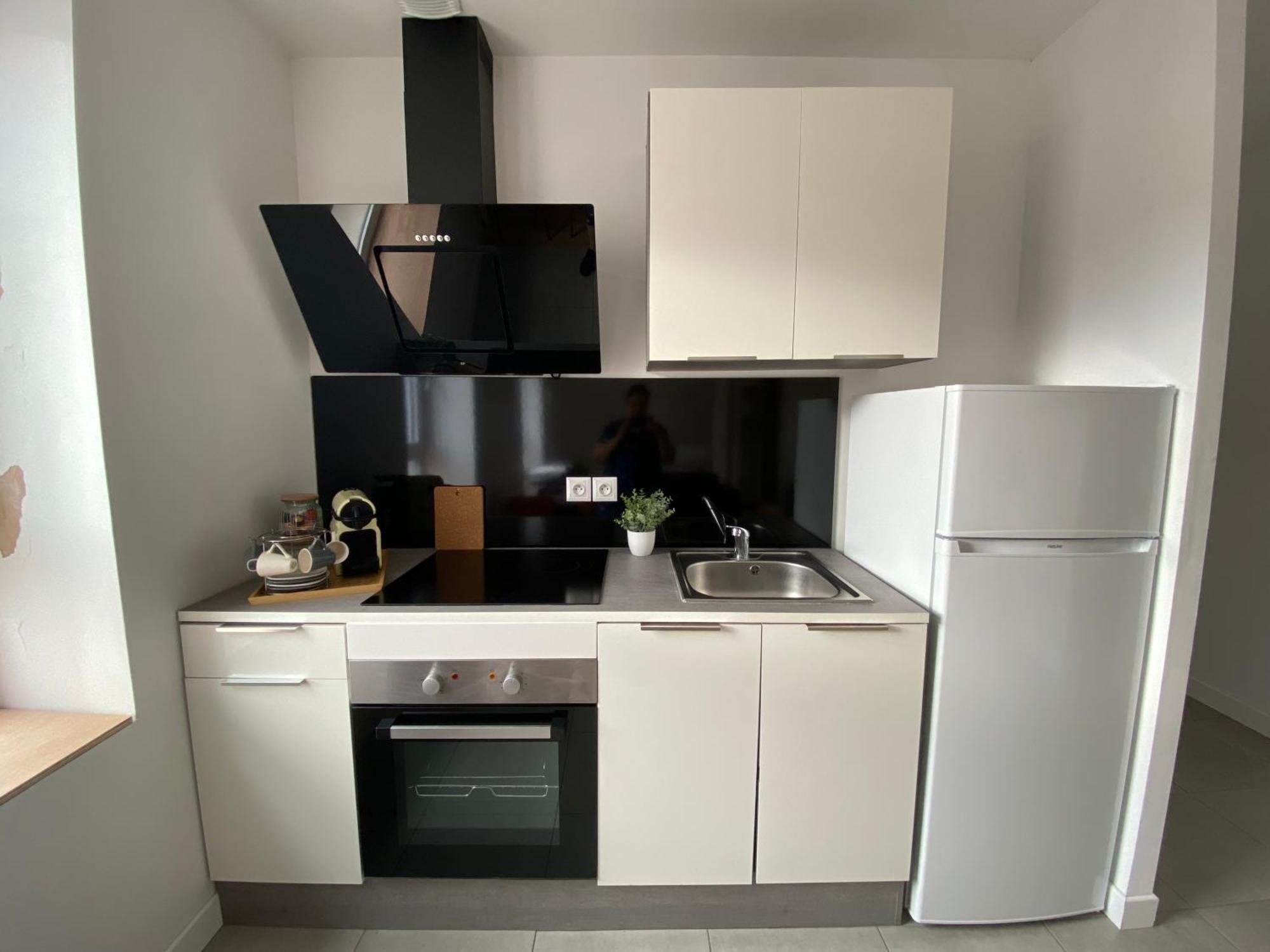 Family House - Centre Gare Apartment Руан Екстериор снимка