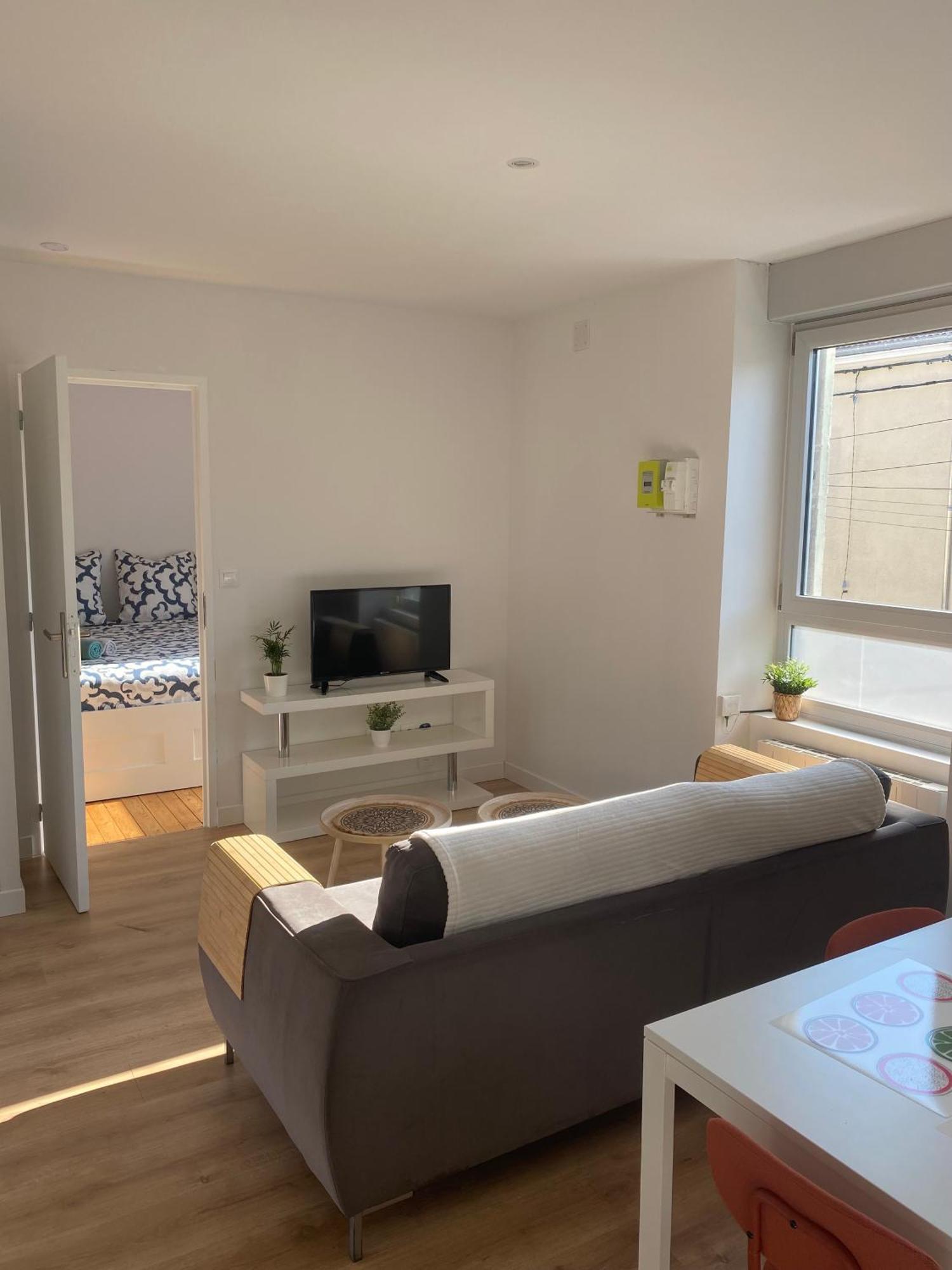 Family House - Centre Gare Apartment Руан Екстериор снимка